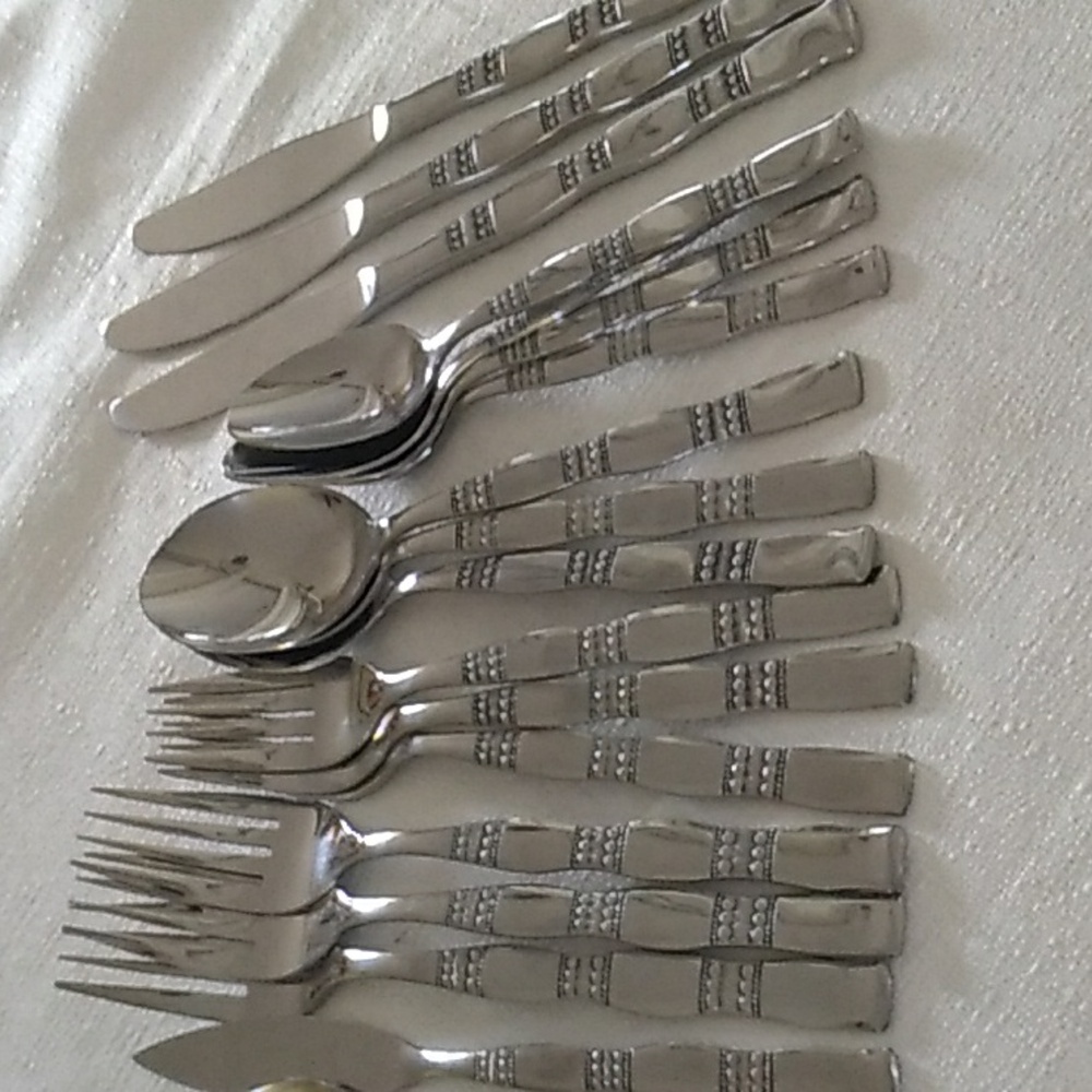 Northland Emily Glossy Stainless Flatware Set Of 18